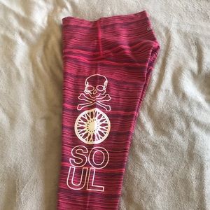 NWOT Lululemon sz 4 SoulCycle branded crops